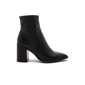 Black pointed bootie